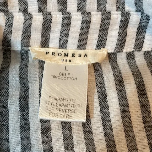 Promesa Striped Blouse, Size Large. - Picture 6 of 6